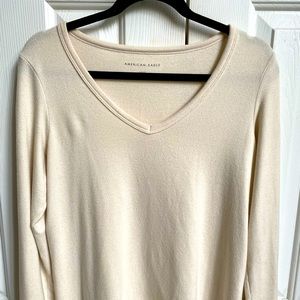 Cream colored lightweight sweater,American Eagle,like new condition